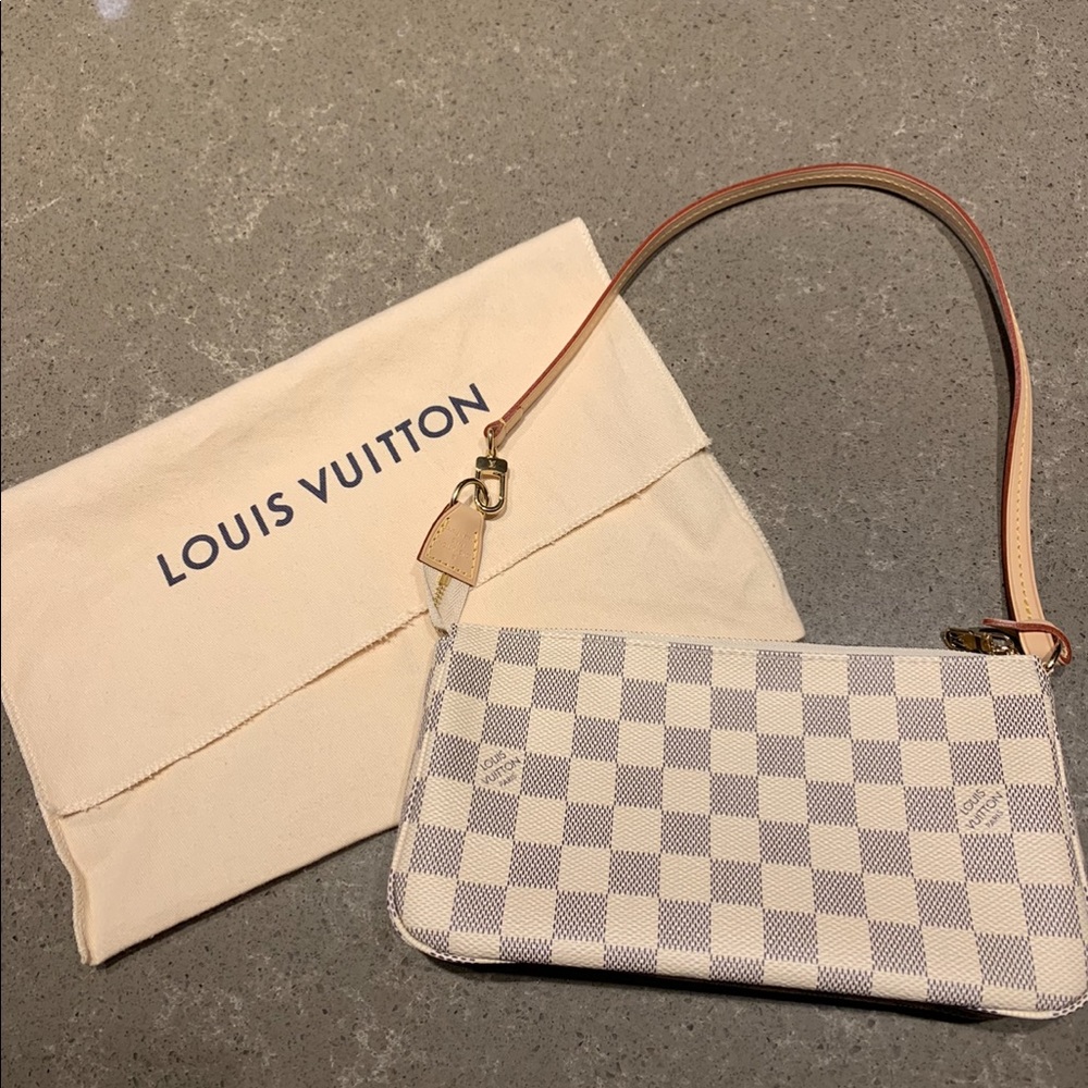 Louis Vuitton Pochette Accessories